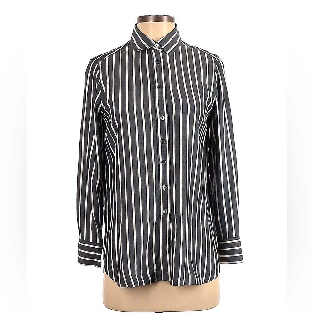 🌸Banana Republic Stripped Button Downn